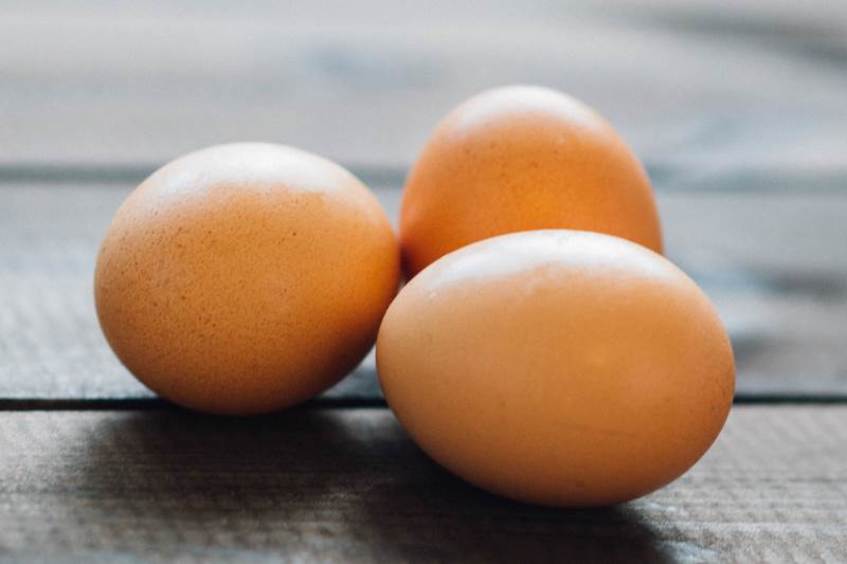 Udenfor kogte æg køleskab holdbarhed Glemt æg